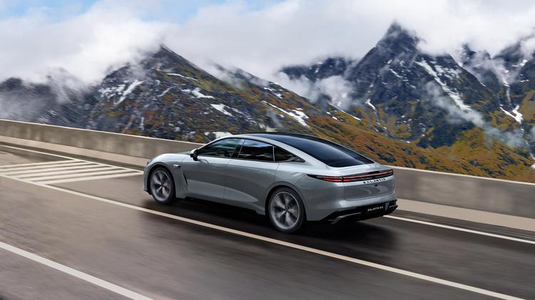 LAS BERLINAS RECUPERAN EL PROTAGONISMO EN LA ERA ELECTRIFICADA CON EXLANTIX ES
