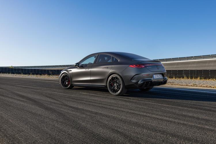 MÁS RÁPIDO, MÁS ÁGIL Y AÚN MÁS POTENTE: EL NUEVO MERCEDES-AMG CLA 45 4MATIC+