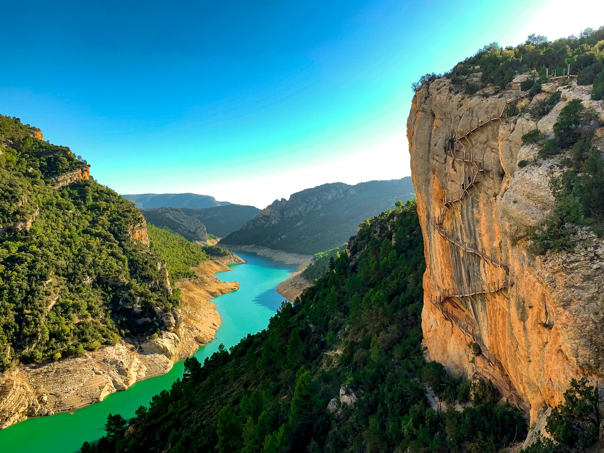 Las 3 rutas por pasarelas más espectaculares de Huesca 💦😮🙌