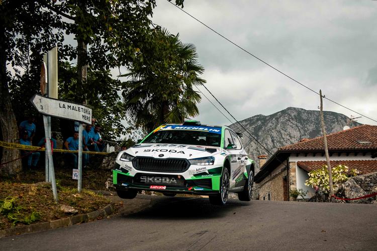 ‘Cohete’ sube el listón: tetracampeón del SuperCER en su campaña más dominante con Skoda