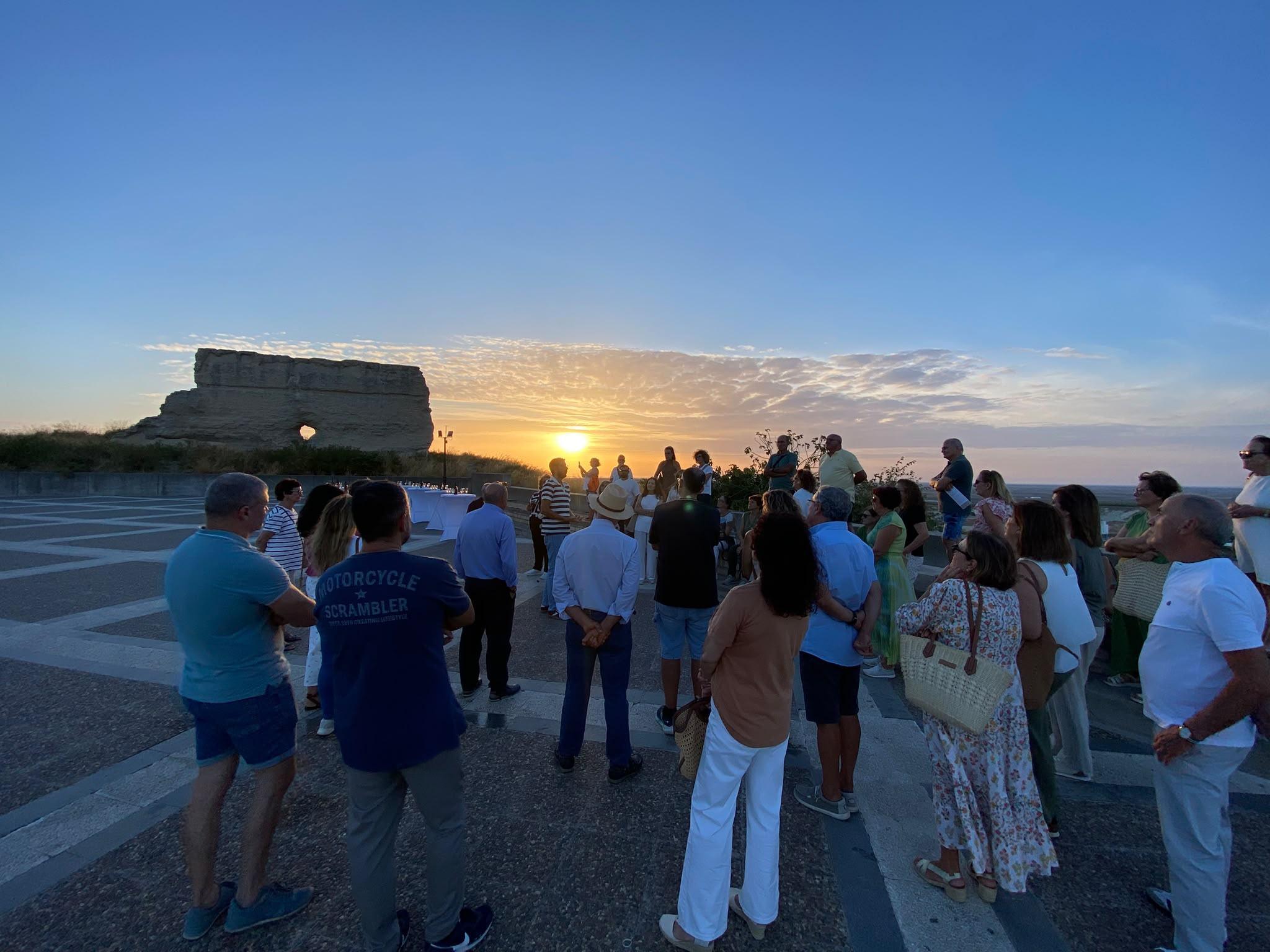 Más de 150 personas participan en la ruta cultural ‘Entre ménades y bacantes’ con motivo del Día Mundial del Turismo