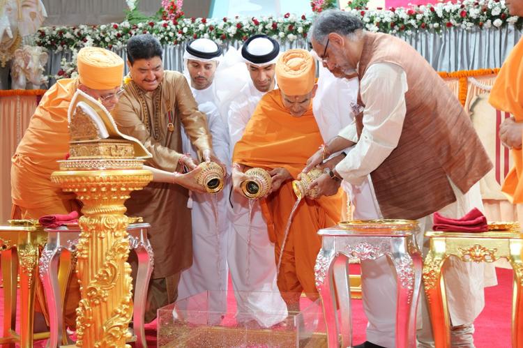افتتاح معبد هندوسي في الإمارات