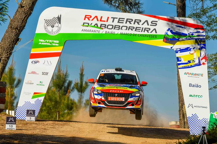 Victoria en el Rally Terras d’Aboboreira para Pedro Câmara, primer líder de la PEUGEOT RALLY CUP IBÉRICA 2026