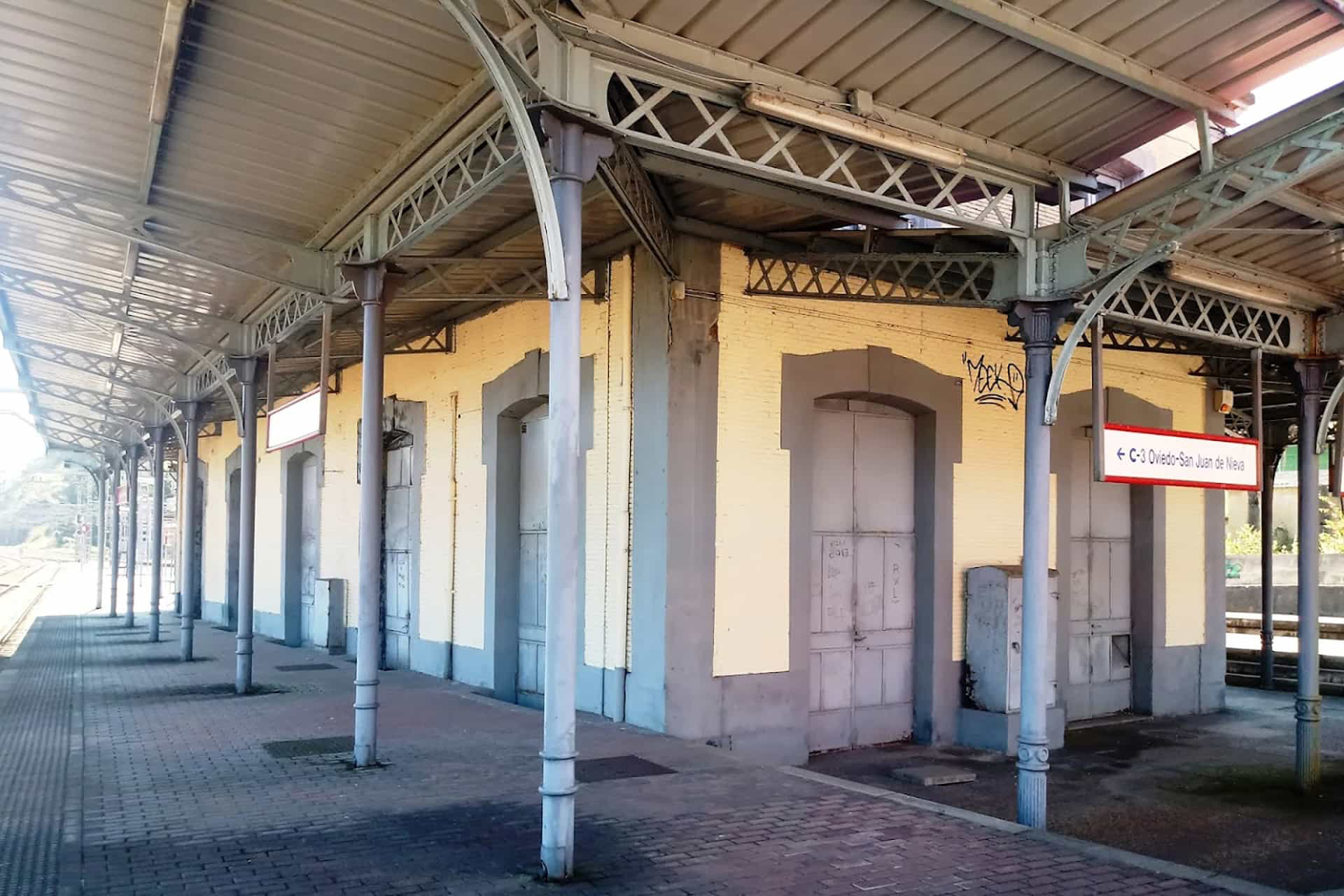 Estación de ferrocarril de Villabona de Asturias