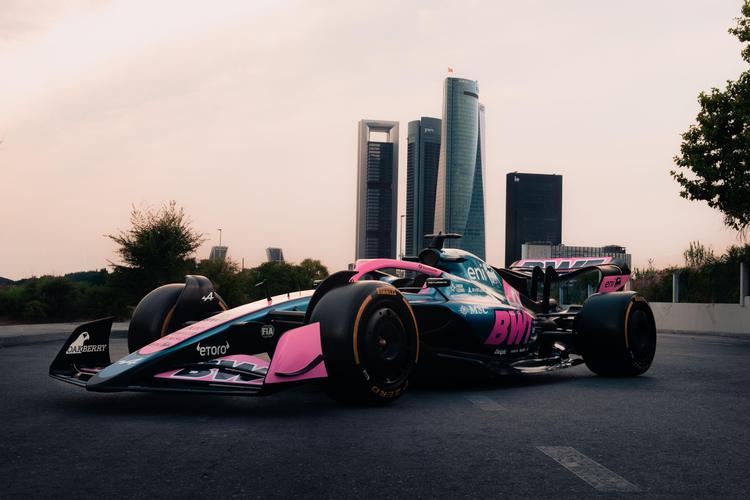 EL FÓRMULA 1 DE ALPINE RECORRE MADRID INAUGURANDO LA CUENTA ATRÁS PARA EL REGRESO DEL GP A LA CAPITAL