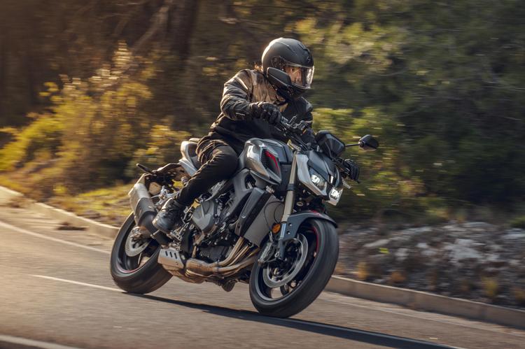 QJ MOTOR IRRUMPE EN EL SEGMENTO DE LAS DEPORTIVAS DE ALTA CILINDRADA CON LAS NUEVAS SRK 800, SRK 800RR Y SRK 921