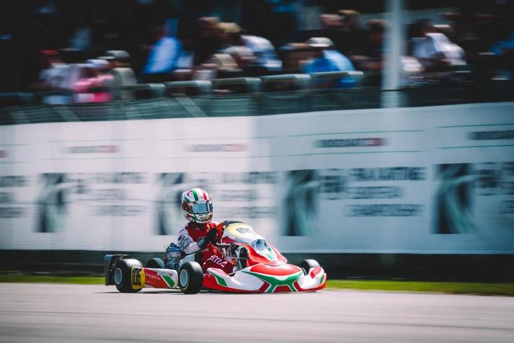Daniel Miron Lorente domina las mangas junior del Europeo de Karting