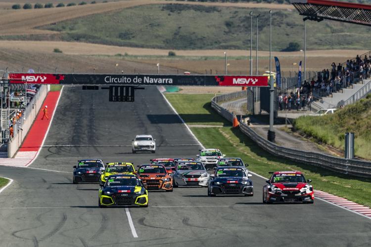 Bordás y Rosso vencen en el espectacular arranque del TCR Spain en Navarra