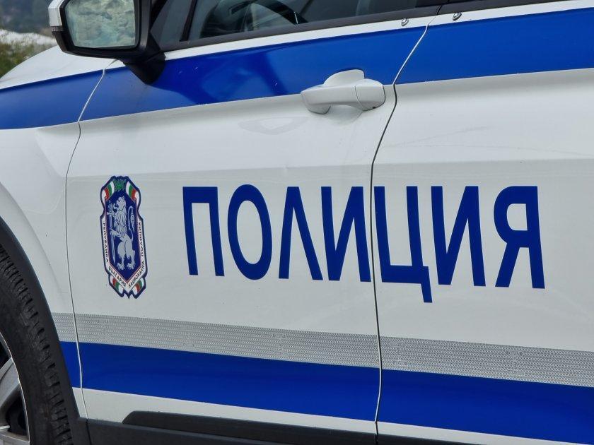 Мъже извършиха граждански арест на мъж, отправял нецензурни думи към жена в Стара Загора