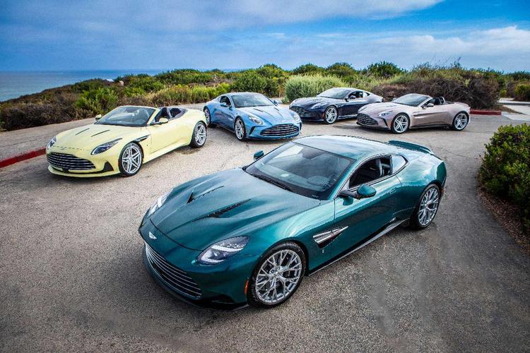 Aston Martin revive cinco colores históricos con la colección Heritage Edition