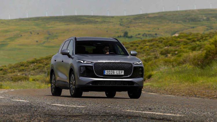 LEPAS L8 SUPER HYBRID: EL MODELO QUE INAUGURA LA PRESENCIA DE LEPAS EN ESPAÑA