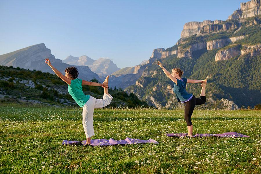 Vacaciones de bienestar 🧘‍♀️🍃 10 experiencias de Turismo Slow, Yoga y Ecoturismo en Huesca