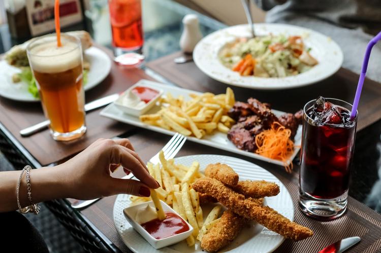 Employé(e) polyvalent(e) de restauration rapide ou point chaud (H/F)