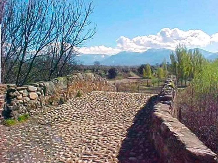 Qué ver en Abadía: Palacio de Sotofermoso y cañada real en el Valle del Ambroz