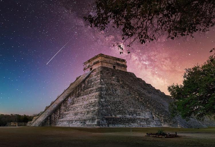Temporal patterns in light and shadow at El Castillo: Implications for Maya archaeoastronomy