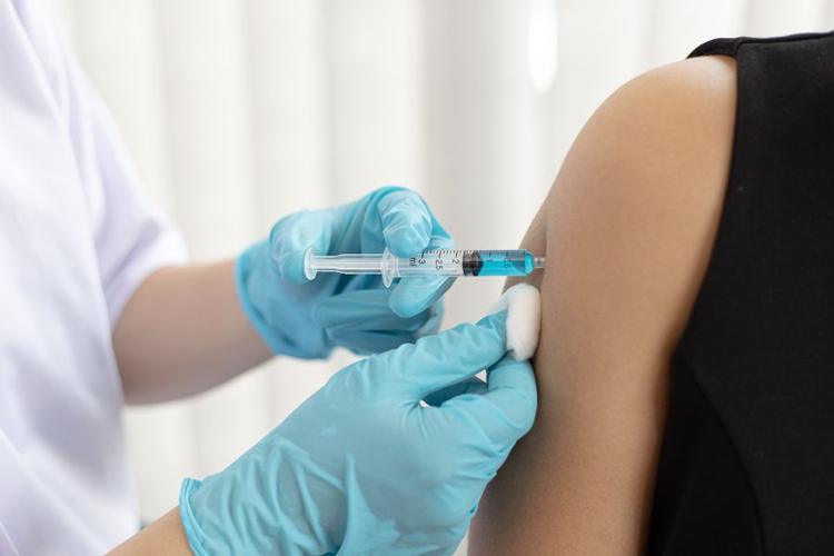 Vaccinazioni raccomandate per diverse fasce d'età: Proteggere la salute a tutte le età
