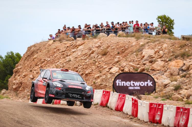 Iago Rodríguez y Roberto Méndez navegan hacia el éxito en el Rallycross de Calafat