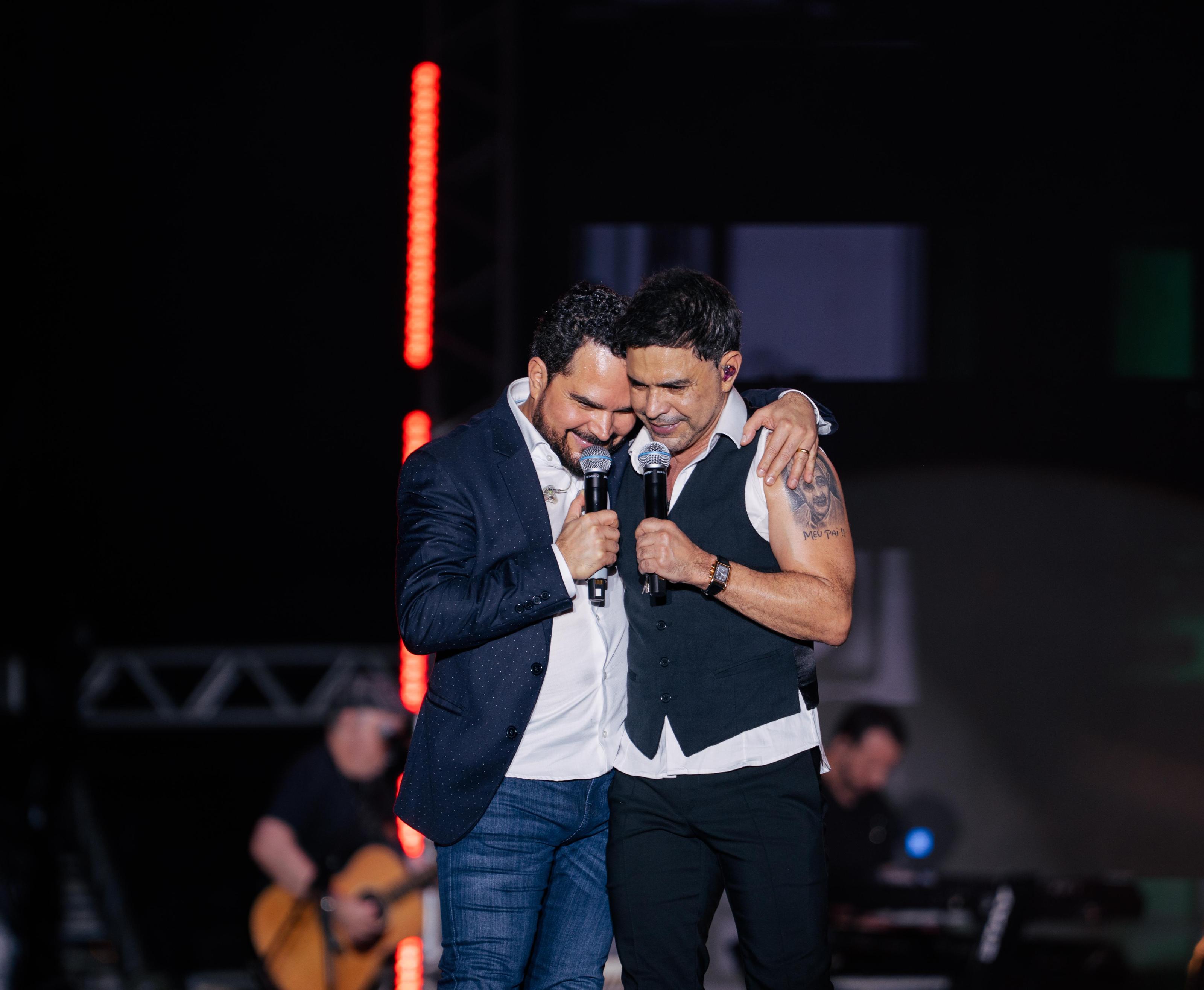 Após série de apresentações nos eventos de São João no Nordeste e Norte, Zezé Di Camargo e Luciano seguem para show em Rondônia