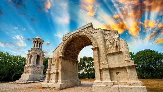 La Provenza: città d'arte e paesaggi d'autore