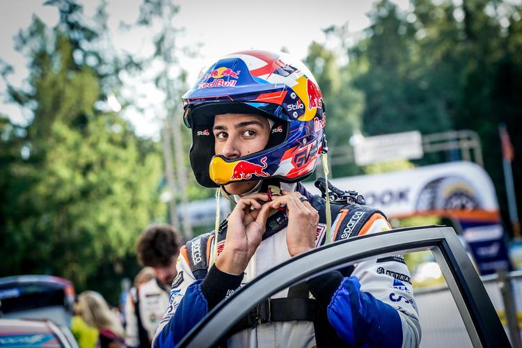 La lucha por el título del Campeonato Mundial Junior a cinco bandas se decidirá en Chile.