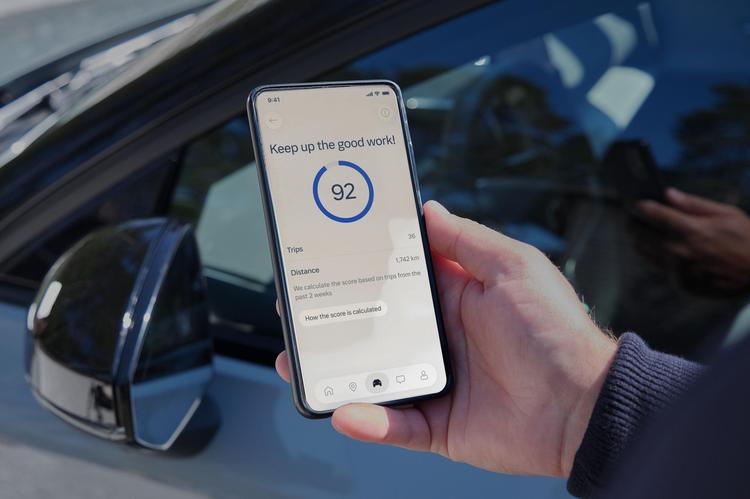 LA NUEVA APLICACIÓN SAFETY COACH AYUDA A LOS CONDUCTORES DE VEHÍCULOS VOLVO A DESARROLLAR HÁBITOS MÁS SEGUROS Y REDUCIR LAS CUOTAS DEL SEGURO