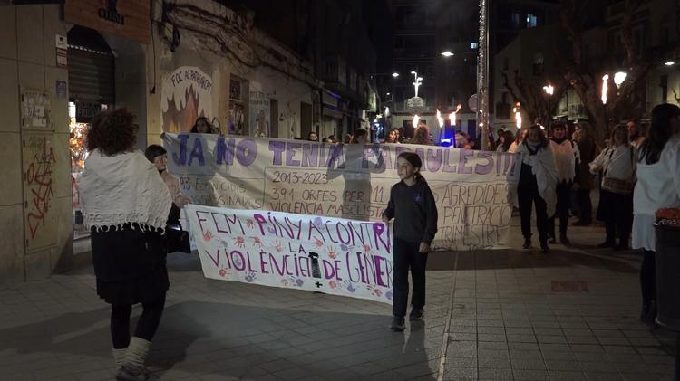 Manifestació nocturna contra la violència de gènere