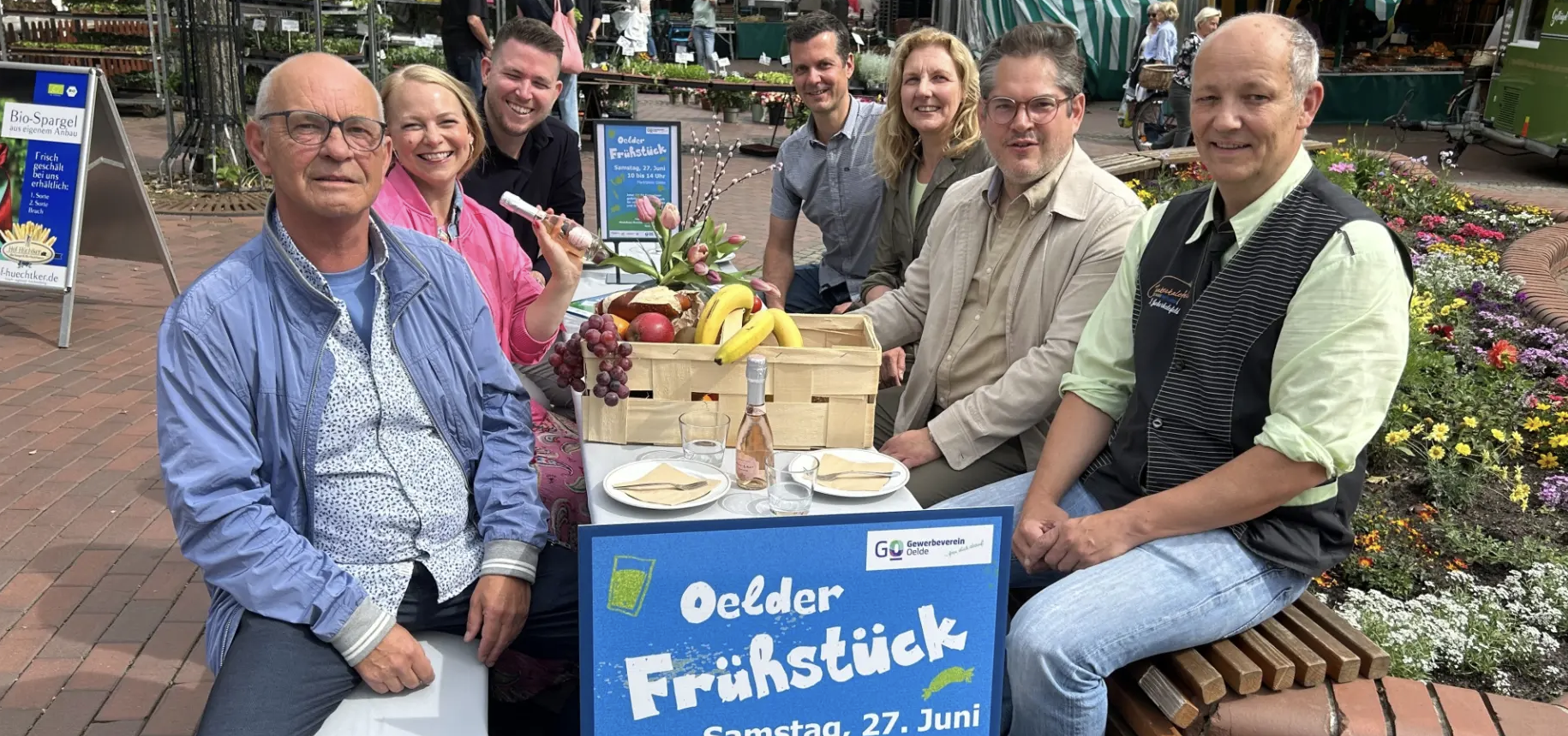 Gewerbeverein Oelde lädt zum Frühstück auf dem Marktplatz ein