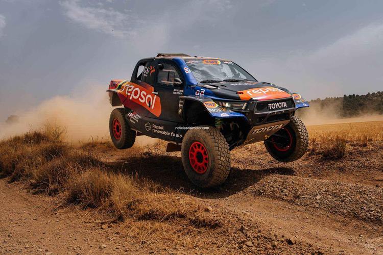 ISIDRE ESTEVE Y EL REPSOL TOYOTA RALLY TEAM AFRONTAN EL RALLY DE MARRUECOS COMO CITA CLAVE ANTES DEL DAKAR 2027