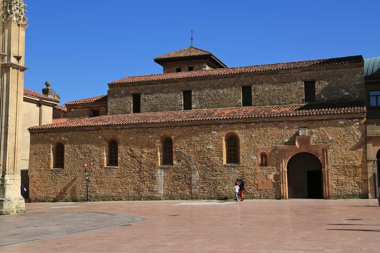 Iglesia San Tirso el Real de Oviedo