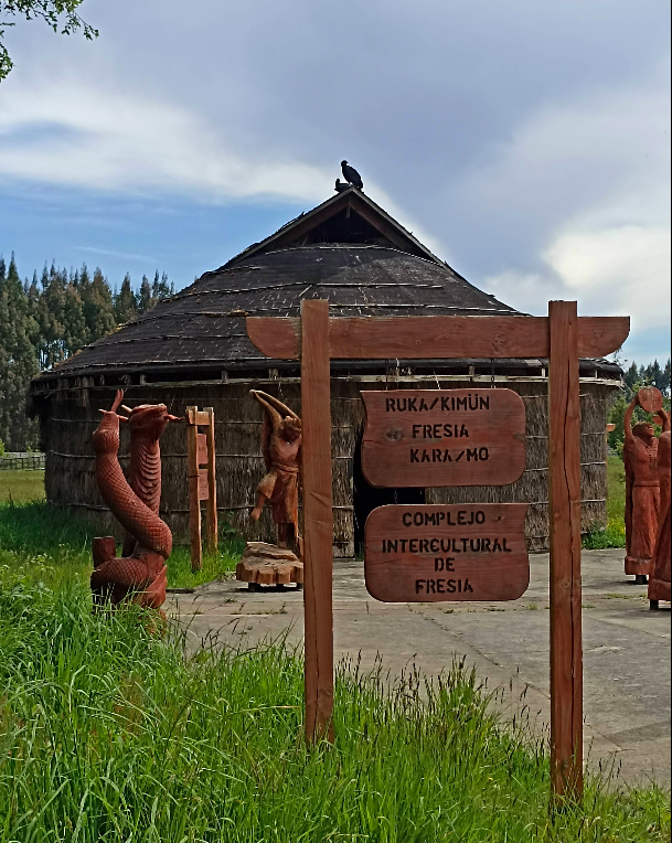 Complejo Intercultural de Fresia – Guía App Chiloé Turismo en Fresia, Patagonia Costa, Sur de Chile