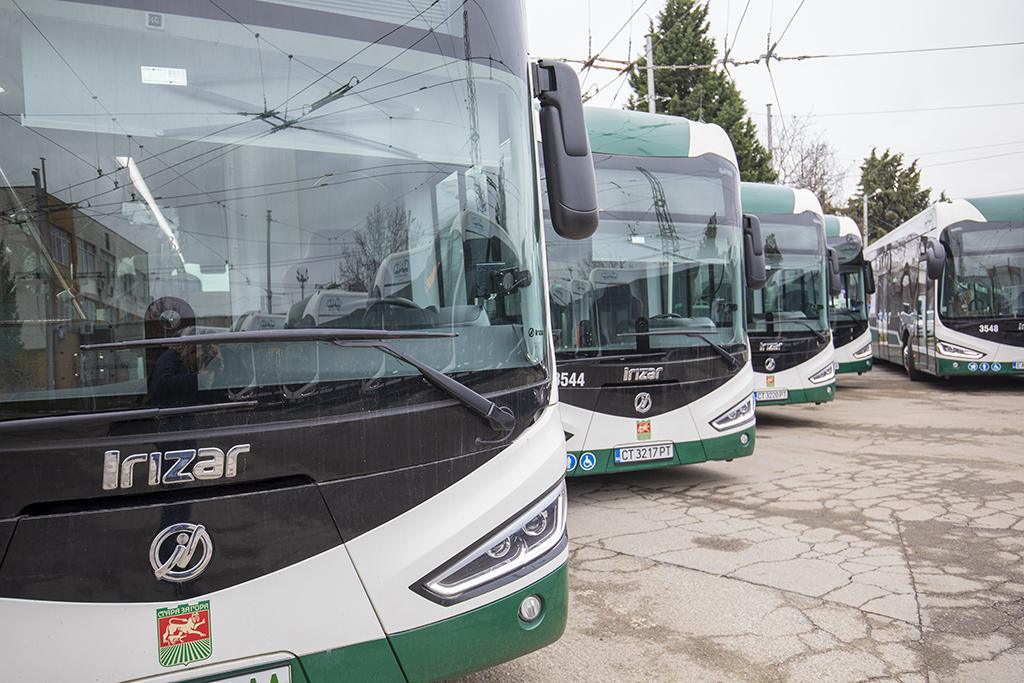 Промяна в разписанието на вътрешноградските автобусни и тролейбусни линии се въвежда от 16 юни