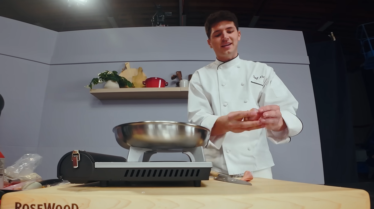 ‎مسيرة نيك ديجيوفاني من الشهرة إلى المسؤولية