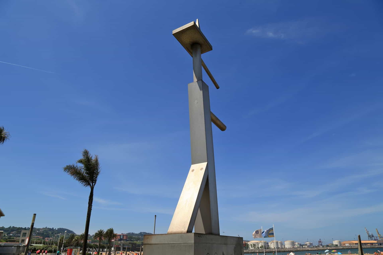 Escultura «Andarín»