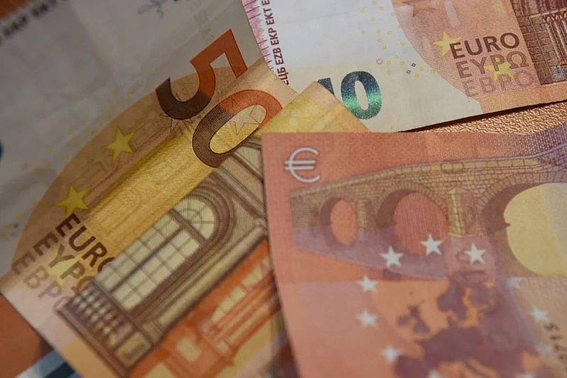 Клиент опита да плати в старозагорски магазин с неистински 50 евро