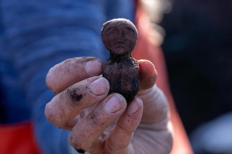 Archaeologists race to save centuries-old Yup’ik artefacts from Alaska coastline
