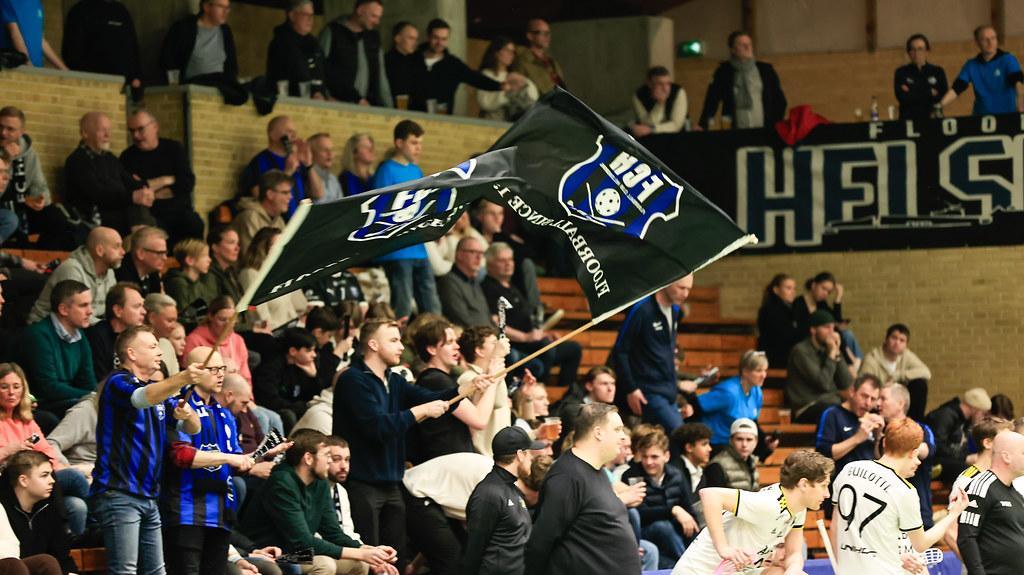Skapa stämning på läktaren på innebandymatchen