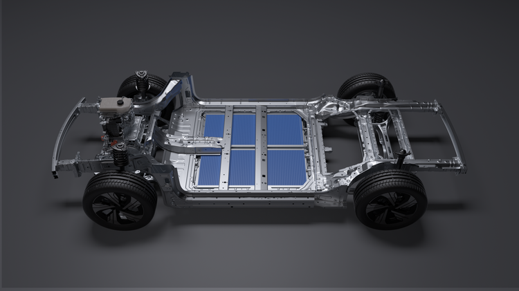 LA BATERÍA QUE PERMITE MÁS AUTONOMÍA, CARGA MÁS RÁPIDO, ES MÁS SEGURA Y DURA MÁS: ASÍ ES LA GEELY SHORT BLADE BATTERY