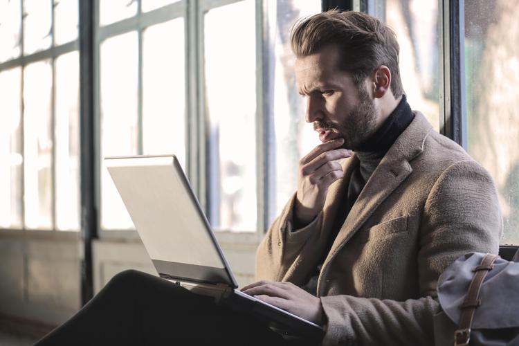 El paraíso también paga impuestos: un ingeniero ucraniano cuenta la cara real del nomadismo digital en Tenerife