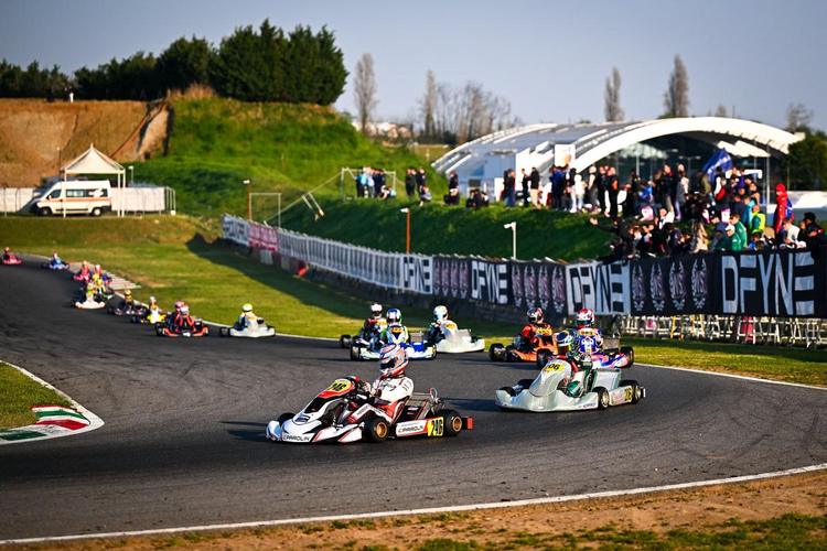 Bertuca y Van Walstijn se imponen en los primeros heats de KZ2 en Franciacorta