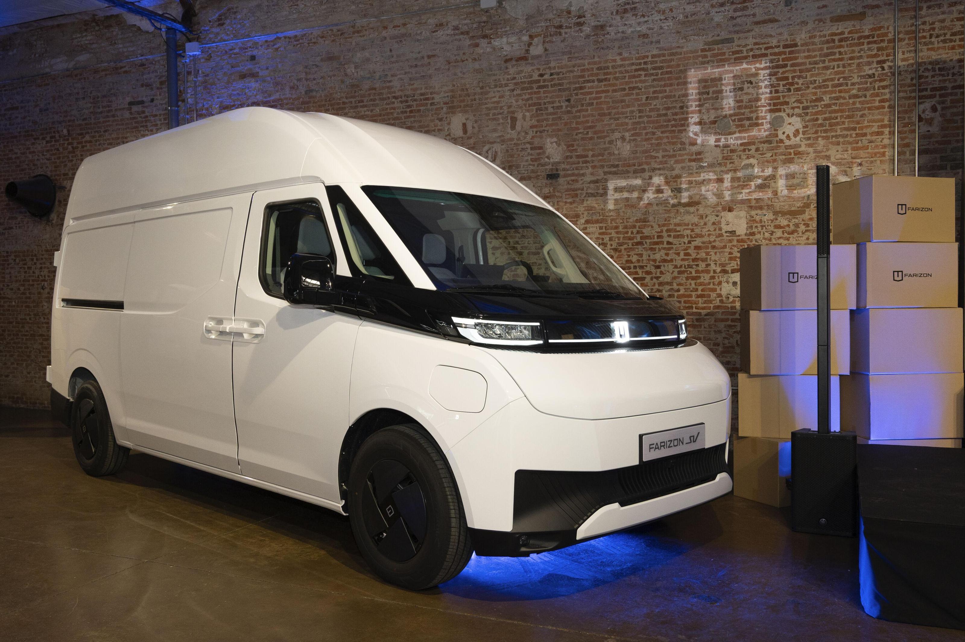 Geely Farizon Unveils Methanol-Electric Fleet for Hong Kong