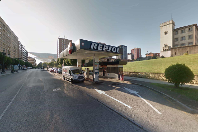 Estación de servicio Repsol II en Oviedo