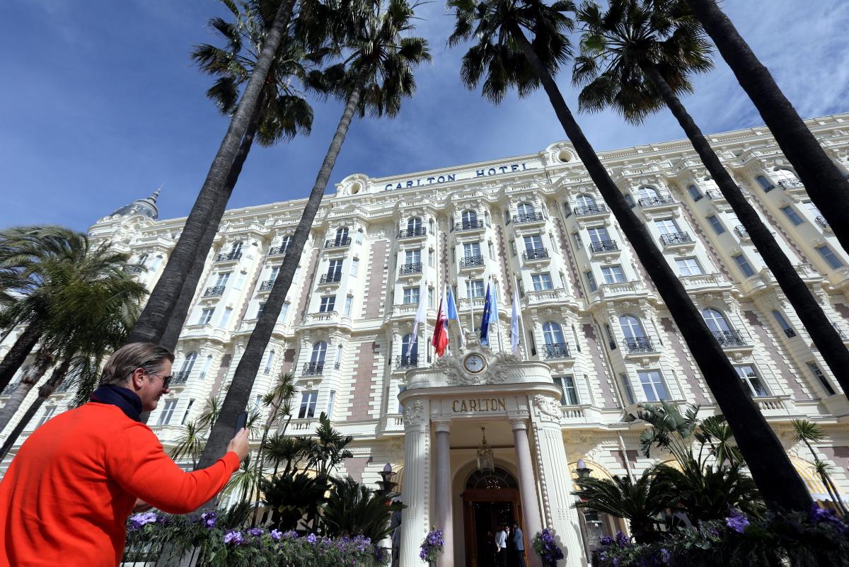 [Focus] - L'Hôtel Carlton à Cannes fête ses 110 en 2023. Photos d'aujourd'hui et d'hier   