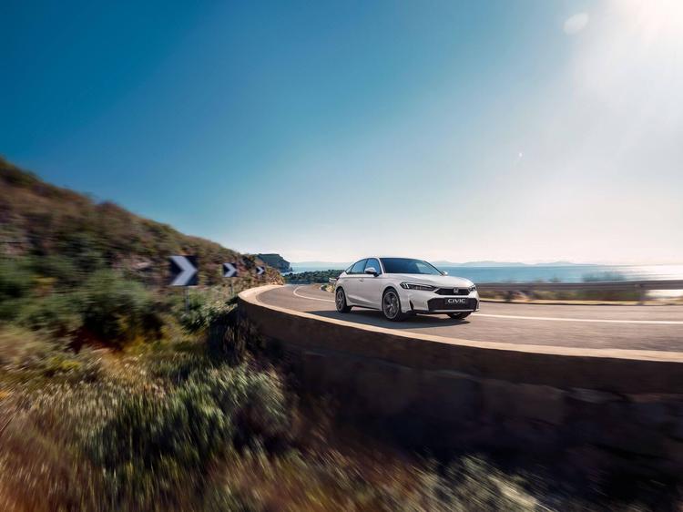 EL CIVIC EVOLUCIONA CON EL INNOVADOR SISTEMA HONDA S+SHIFT Y UNA VERSIÓN SPORT MEJORADA