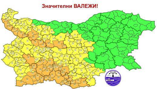 Изпращаме април с опасно време: жълт и оранжев код за обилни валежи в половин България