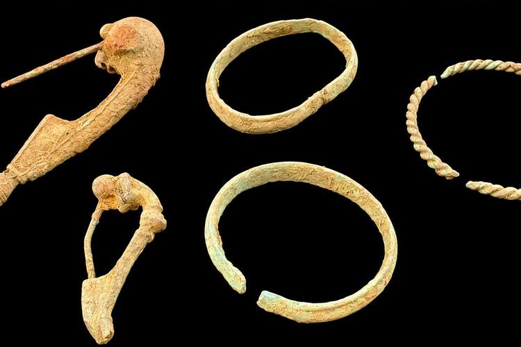 Unique Roman burial ground unearthed during M5 excavations