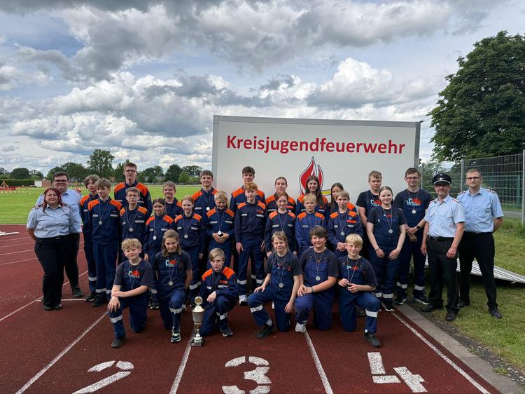 Päse pink gewinnt Wettstreit der Jugendfeuerwehren am Gajenberg