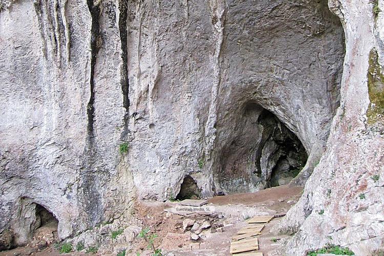 Cueva del Conde o del Forno