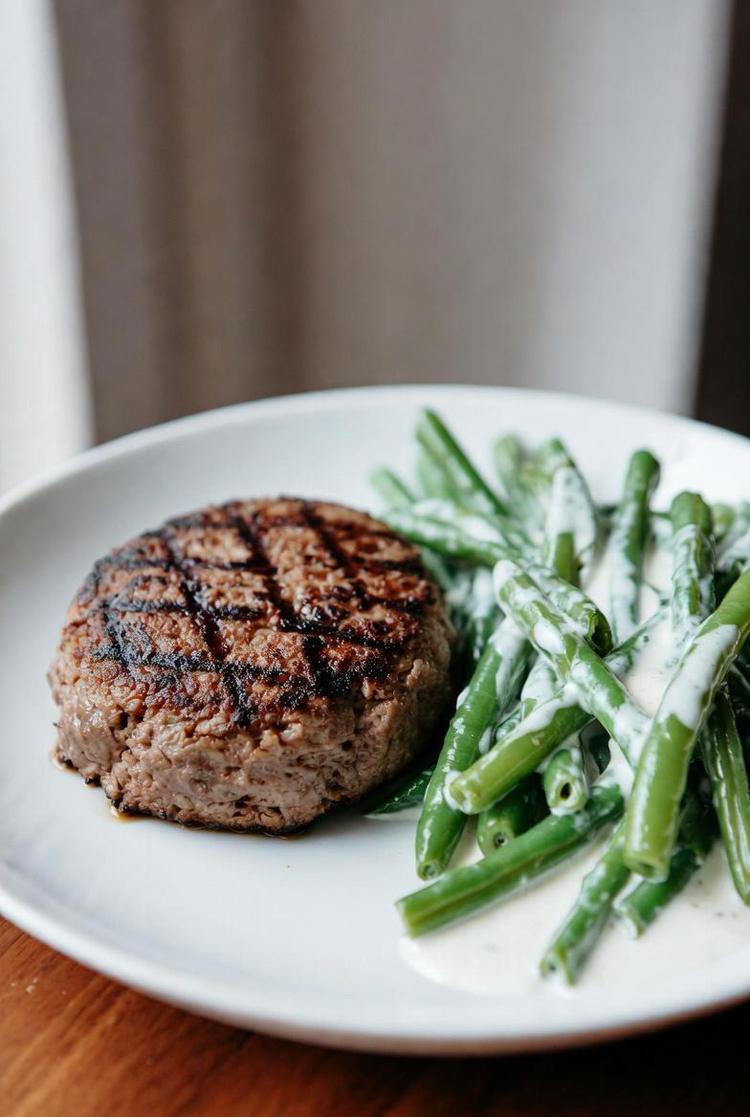 Steak haché et haricot vert à la crème