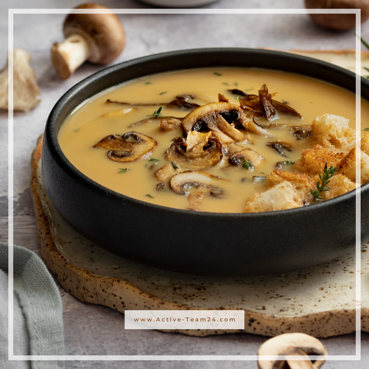 CREMIGE PILZSUPPE MIT MISO