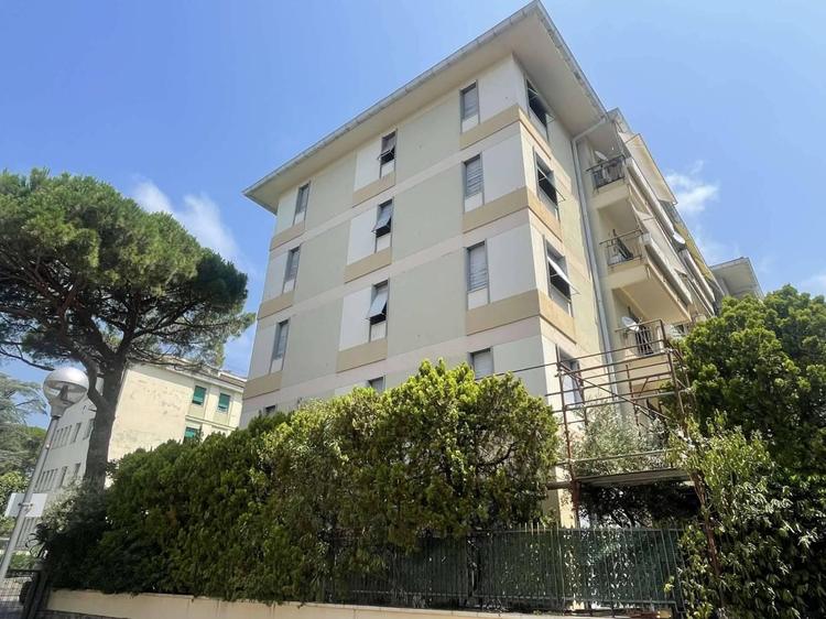 Via Angelo Carrara